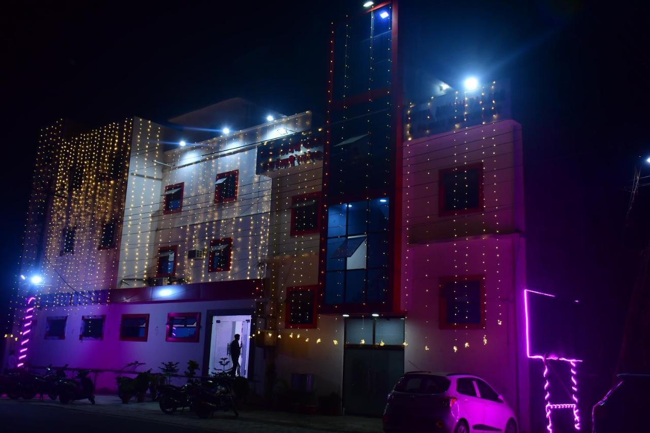 Hotel Awadh Palace Sahjanwa Eksteriør billede