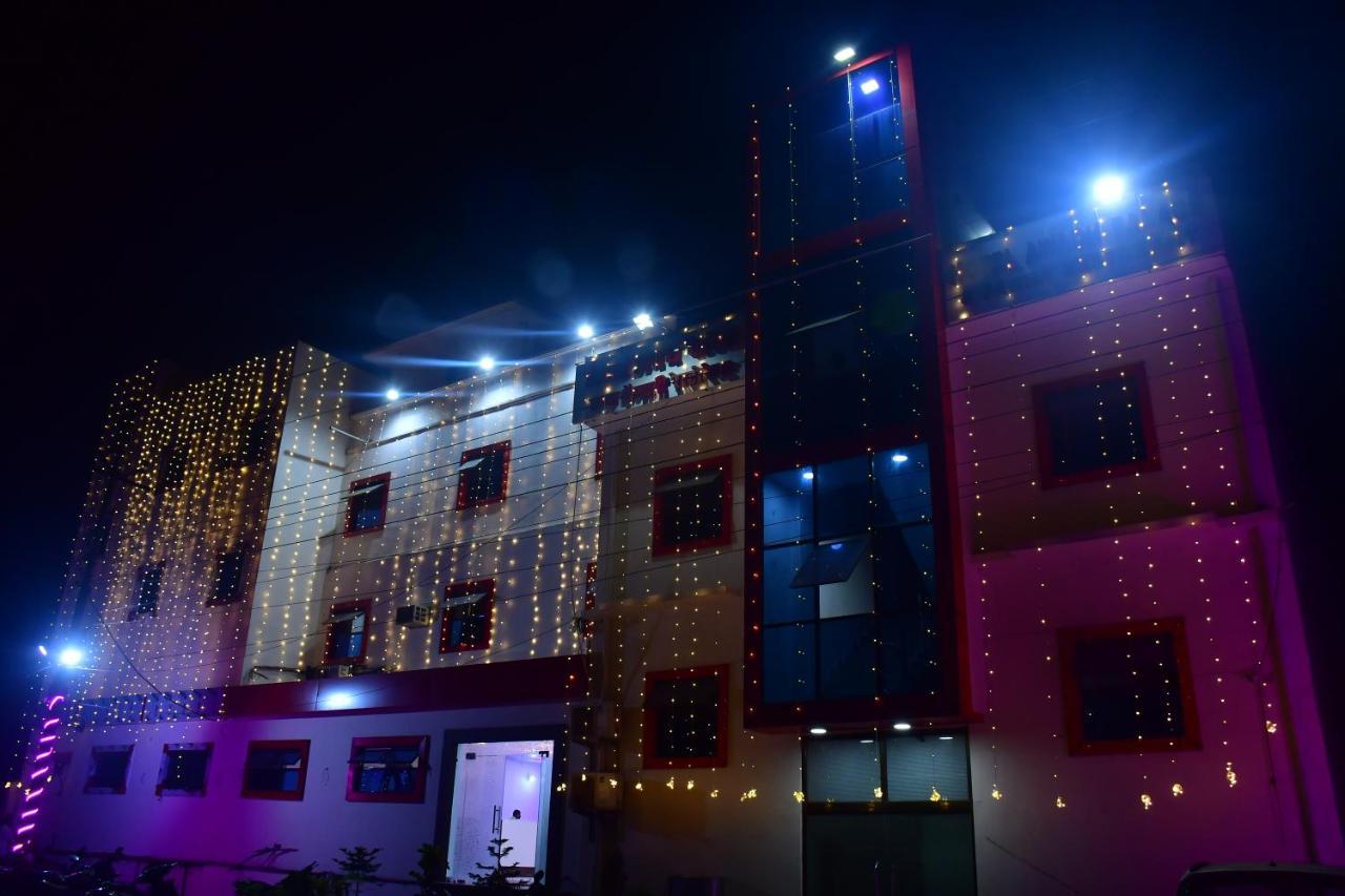 Hotel Awadh Palace Sahjanwa Eksteriør billede