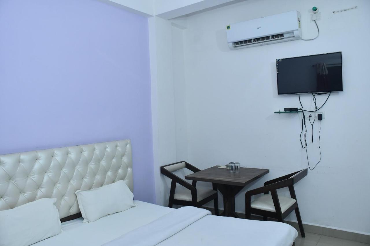 Hotel Awadh Palace Sahjanwa Eksteriør billede